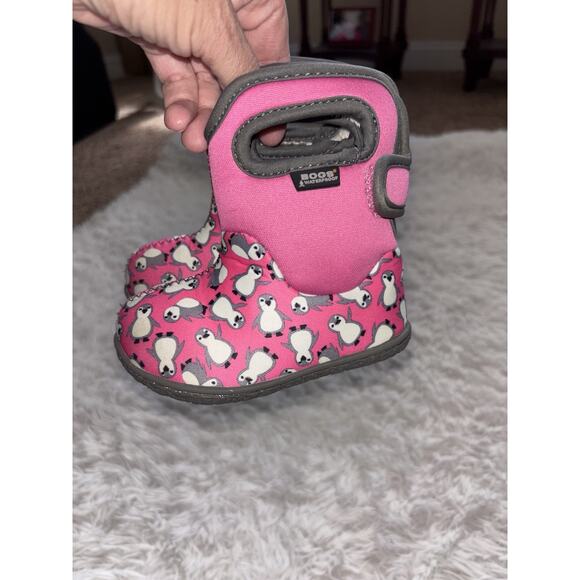 Bogs Toddler Girl Sz. 5 “ Penguins” Pink Waterproof Boots. Fantastic Pair - Picture 2 of 12